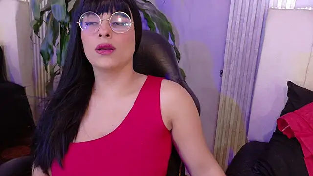 triana_crimson's Live XXX Chat