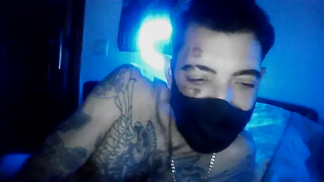 MorenodickStrong Webcam Show