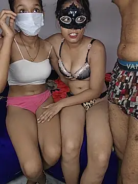 4-some-couple's Live XXX Chat