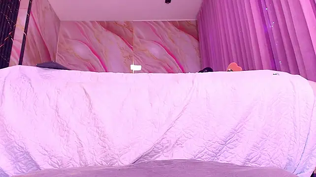 sofi_decker's Live XXX Chat