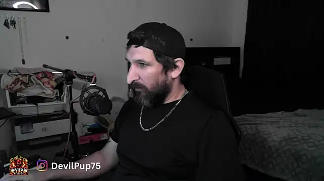DevilPup75_ Live XXX-chat