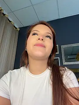 Chat +18 de AngelBlushXXX ao vivo