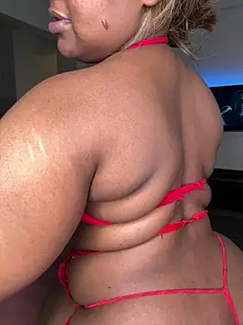 แชท XXX สดของ ThickyMel