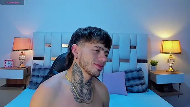 Chatroom XXX en direct de Zeus_damian21