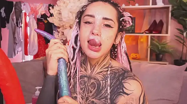EvaCanton's Live XXX Chat
