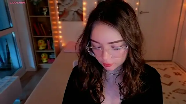 MilenaSaint Chat XXX live