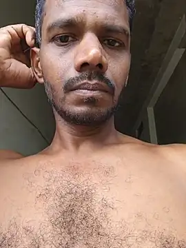 Chat XXX en directo de Daddyishere_19