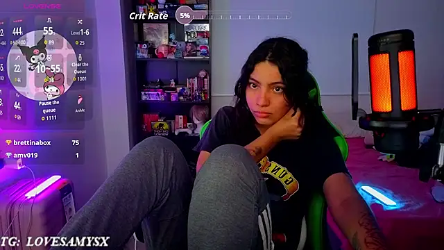 Chat XXX en directo de Lovelyamyy