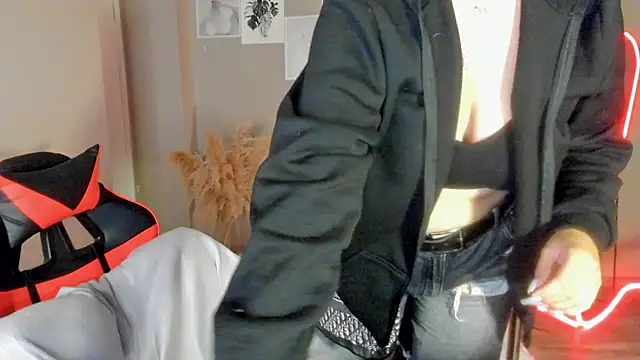 XXX chat uživo modela MiraTorson