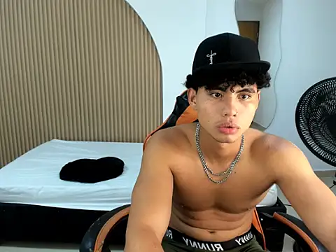 XXX chat uživo modela marcus_dick___