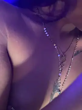 Phoenix_May লাইভ XXX চ্যাট