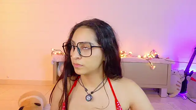 AIXATRISTA1 Adlı Modelin Canlı XXX Sohbeti