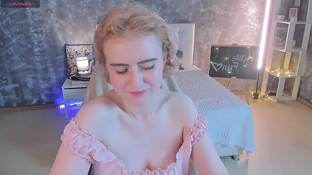 XXX chat uživo modela Shiny_Liss
