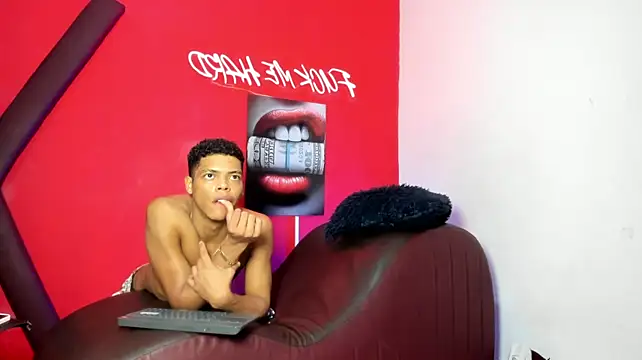Chat +18 de PRETTY_FEM ao vivo