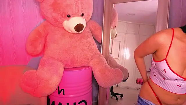 Chat +18 de lia_harper_t ao vivo