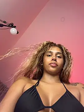 Chatroom XXX en direct de stormyy_
