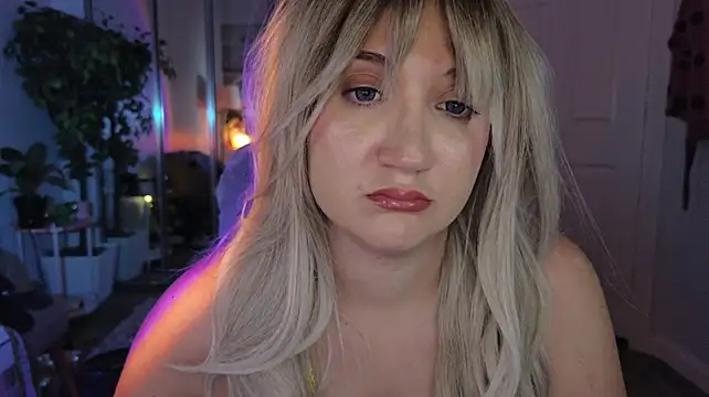 GoddessEmmy Live XXX-chat