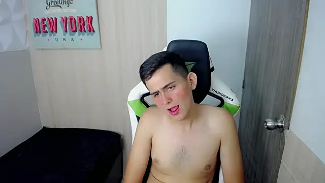 צ'אט XXX בשידור חי של JaxBlue_