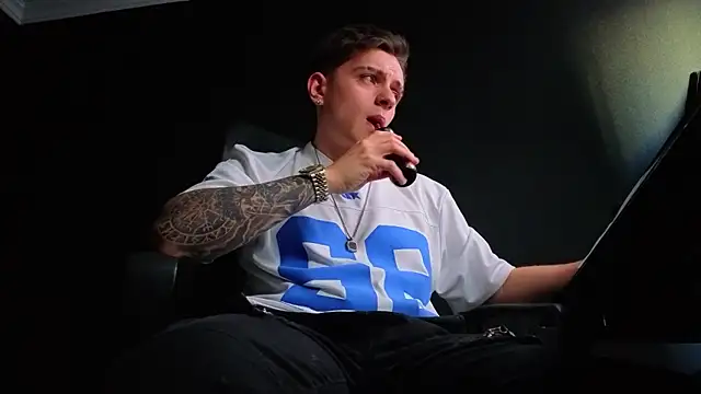 XXX chat uživo modela FelixStarkk