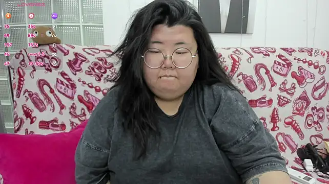 Nadine_asian Chat XXX in diretta