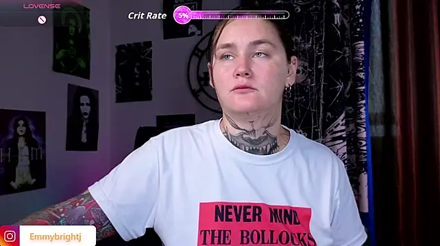 Chatroom XXX en direct de Emmybrightj_