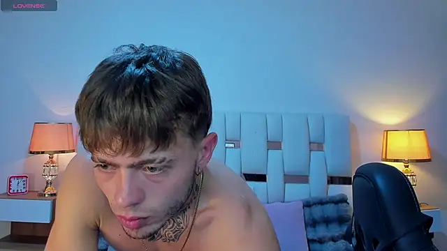 Chatroom XXX en direct de Zeus_damian21
