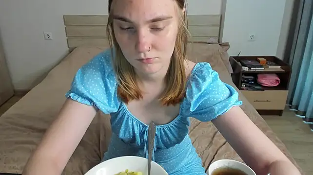 ReddHotPipper élő XXX-chatje