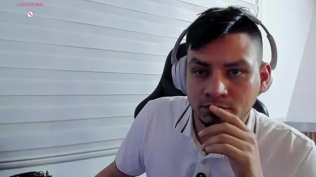 Chat +18 de Rick_Adams ao vivo