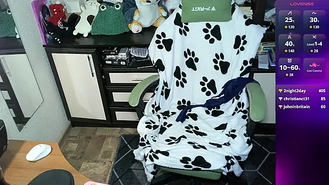 Czat XXX na żywo – LeoGuessMe
