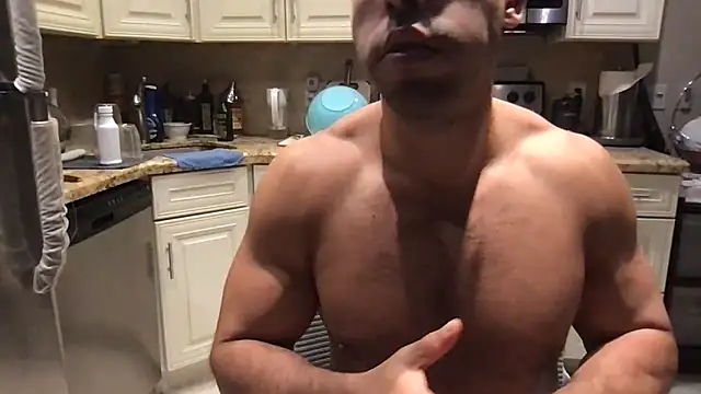 BigGuyMuscle 即時 XXX 聊天