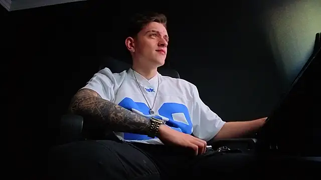 Czat XXX na żywo – FelixStarkk