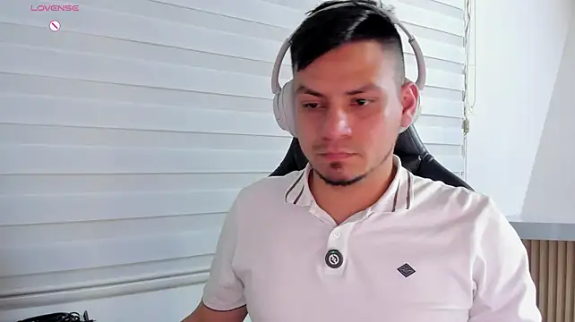 צ'אט XXX בשידור חי של Rick_Adams