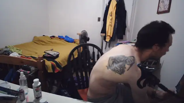 JohnnyMoves Adlı Modelin Canlı XXX Sohbeti
