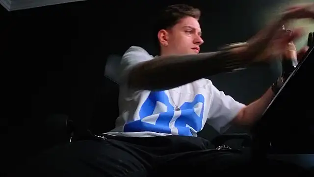 FelixStarkk Chat XXX live