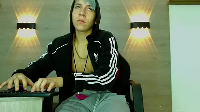 Gaeliitto's Live XXX Chat