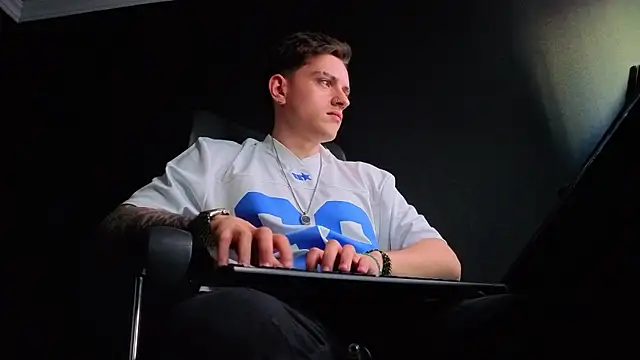 FelixStarkk Live XXX-chat