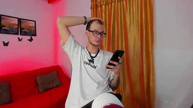 Vlad__night Chat XXX in diretta