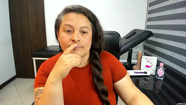 XXX chat uživo modela SaraThonson_