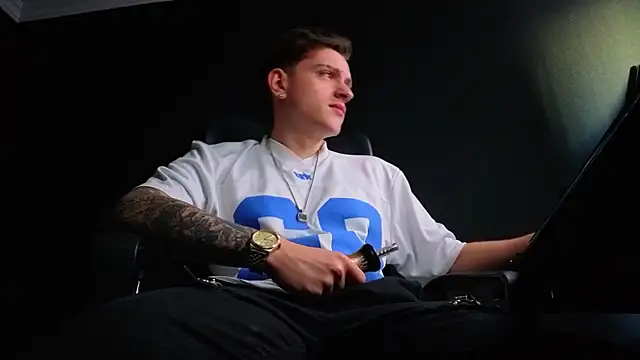 FelixStarkk: απευθείας συνομιλία ΧΧΧ