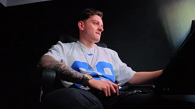 FelixStarkk 라이브 XXX 채팅