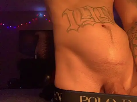 JuicyJoshyのライブXXXチャット