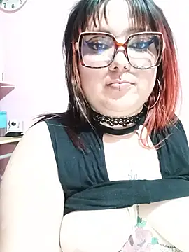 Chat +18 de Latina_Curvy2 ao vivo