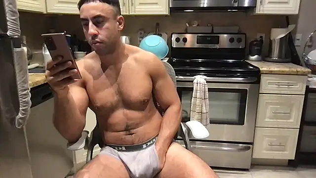 BigGuyMuscle Chat XXX in diretta