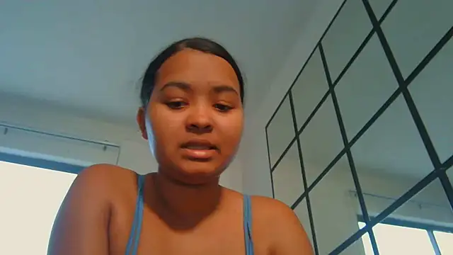 XXX chat uživo modela indianaphrodite1