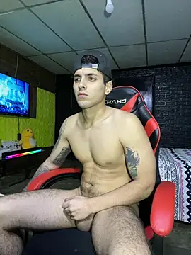 AlessandroAGT 即時 XXX 聊天