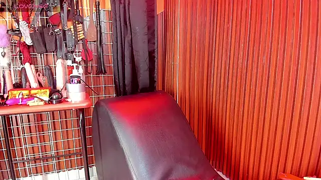mhannia_bdsm303av Chat XXX in diretta