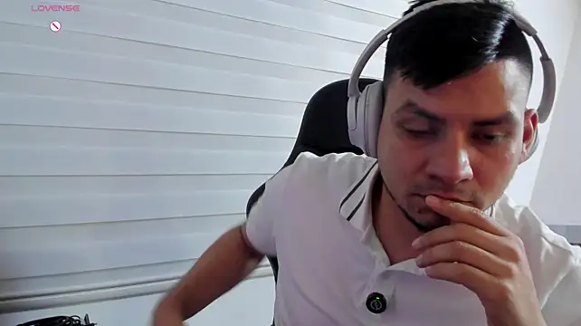 Chat +18 de Rick_Adams ao vivo