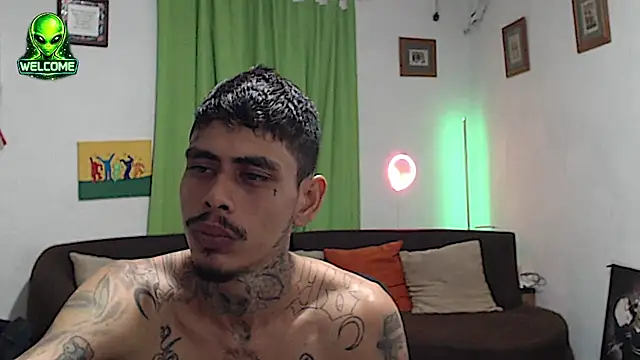 Chat XXX ao vivo de alpha_zom