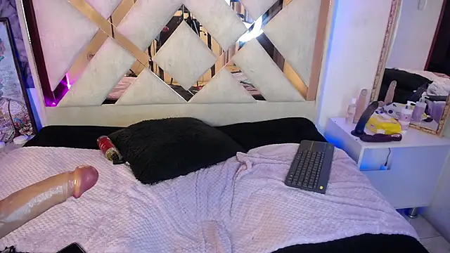 Chat +18 de ladymooncs ao vivo
