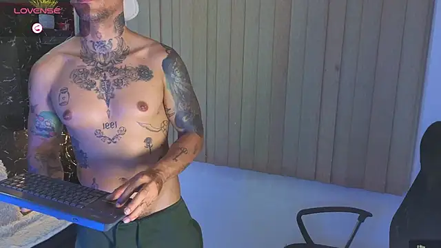 XXX chat uživo modela MR_EITHAN